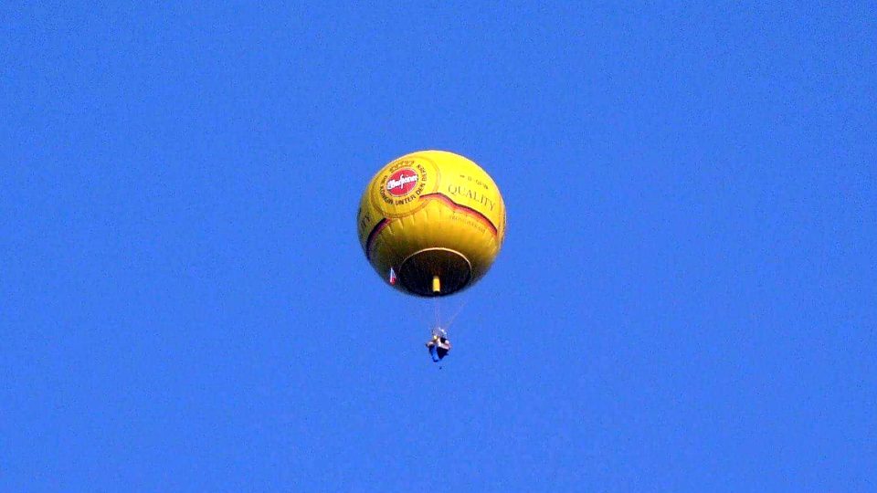 „Dva fousáči v balonu“ jako první Češi v historii reprezentovali Česko v balonovém Poháru Gordona Bennetta