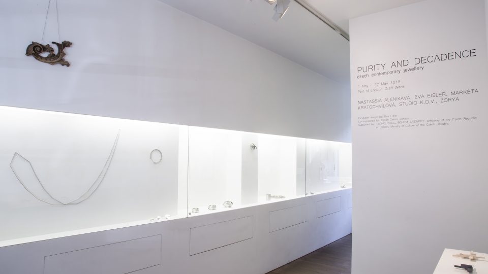  Výstava Purity and Decadence: Contemporary Czech Jewellery v londýnské galerii SO