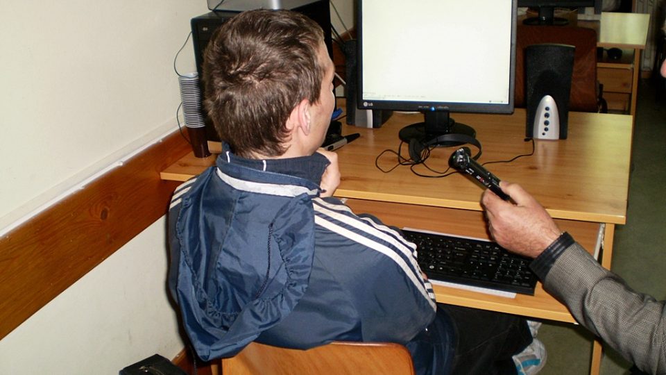 József ui počítače pro nevidomé vysvětluje, jak počítačový program pro nevidomé funguje