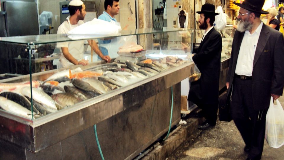 V Izraeli se snoubí tradice s modernitou, Západ s Orientem – trh v západním Jeruzalémě.JPG