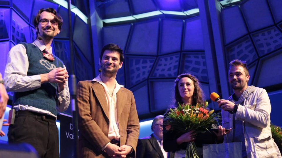 Charlotte Rouault a Benoit Bories získali první cenu za Dokument s názvem Sesterství z tábora