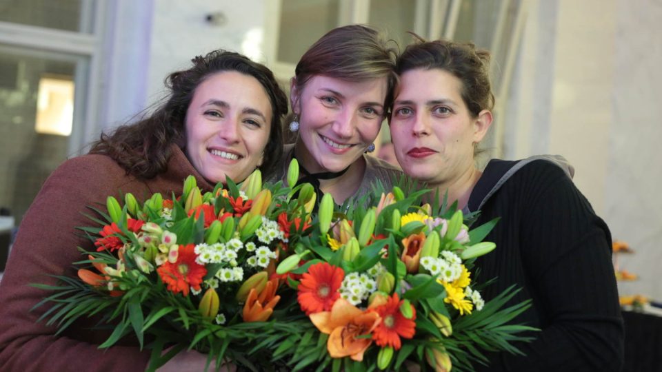 Charlotte Rouault, produkční festivalu Helena Eliášová a Anna Katharina Laggner z Rakouska, oceněná druhým místem v kategorii Dokument
