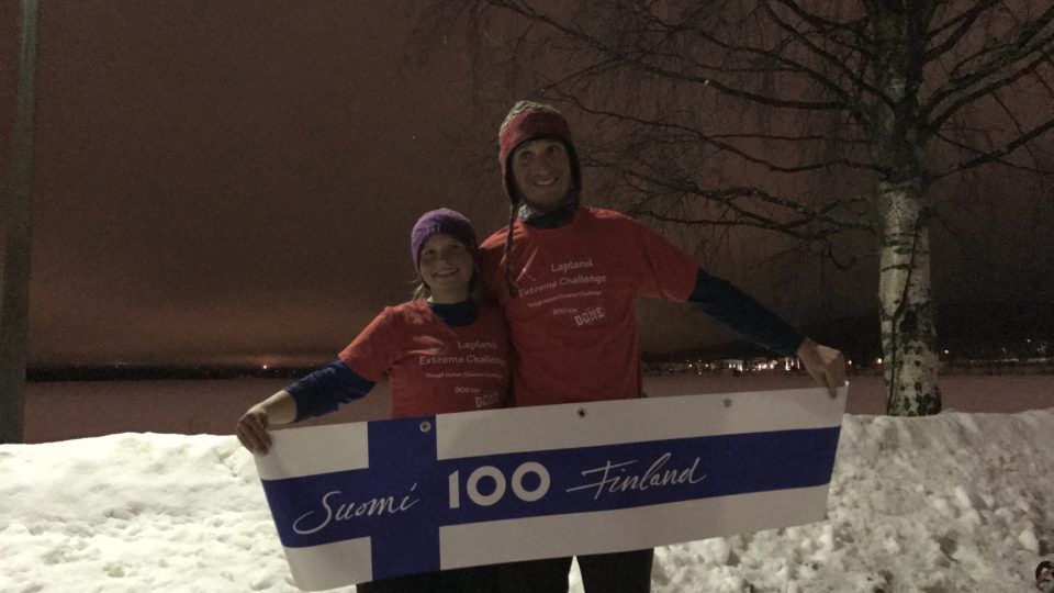 Peggy Marvanová a její přítel Adam Záviška jako první lidé na světě dokončili extrémní závod v Laponsku