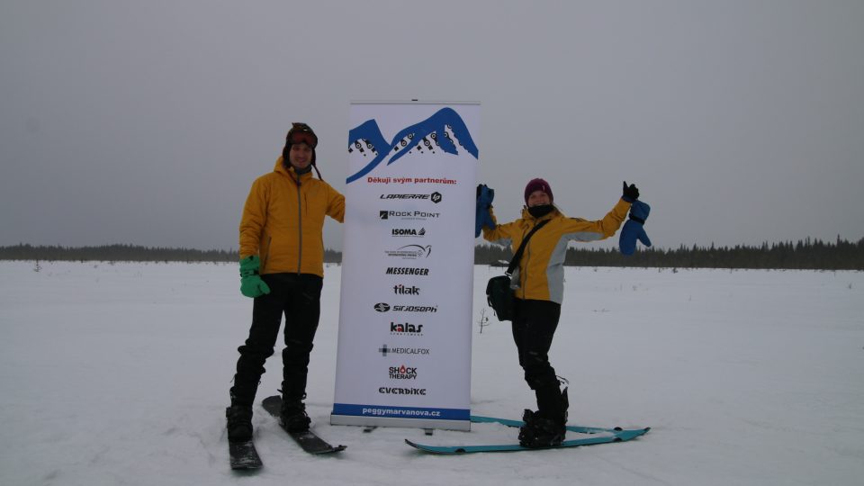 Peggy Marvanová a její přítel Adam Záviška jako první lidé na světě dokončili extrémní závod v Laponsku
