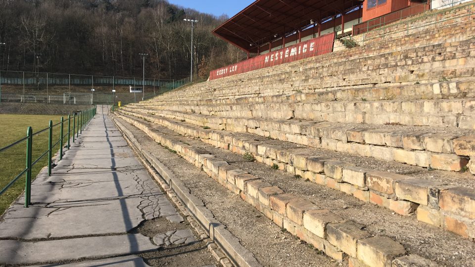 Fotbalisté v Neštěmicích se dočkají rekonstrukce zázemí na stadionu
