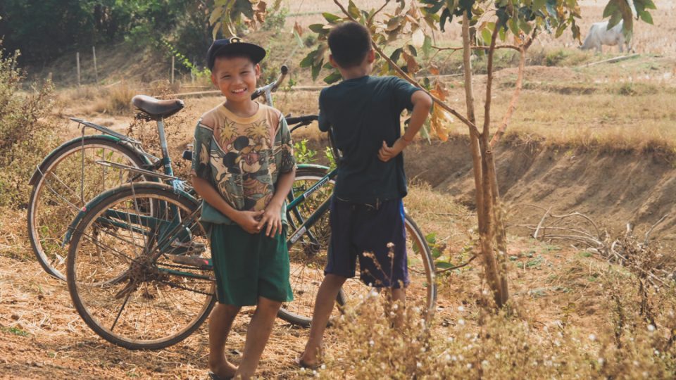 Kluci u pole. Myanmar