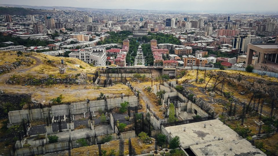 Arménie - nedostavěné Kaskády
