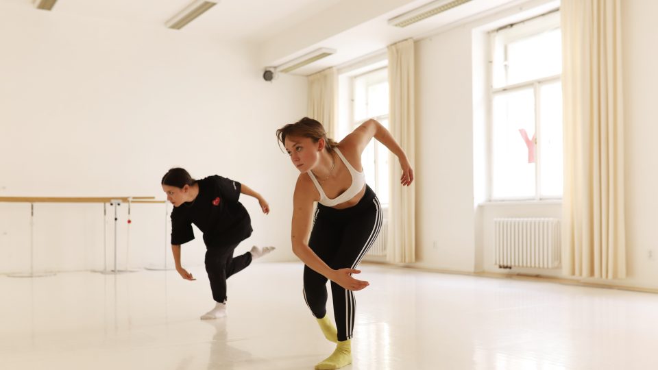 „Jeden choreograf mi kdysi řekl, že ‚tanečník tancuje hlavně, když stojí',„Jeden choreograf mi kdysi řekl, že ‚tanečník tancuje hlavně, když stojí',“ říká Kristína Tukan