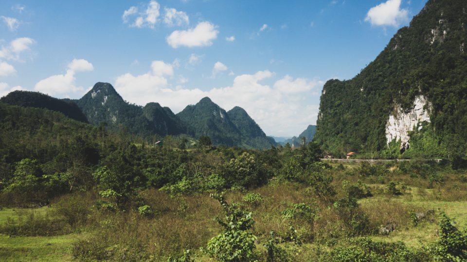 Krasové kopce středního Vietnamu. Vietnam