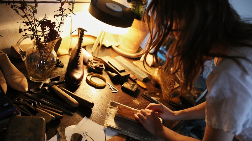 Aneta ráda pracuje se starými nástroji, svoji sbírku poskládala z různých antiků a pozůstalostí