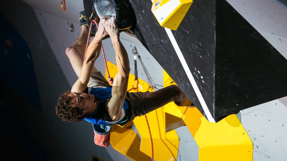 Adam Ondra se stal mistrem světa v japonském Hachioji v lezení na obtížnost