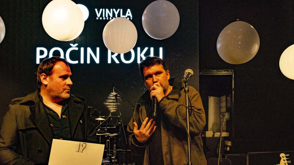 Martin Tvrdý dostává cenu Vinyla za Počin roku 2018 za projekt ZVUK