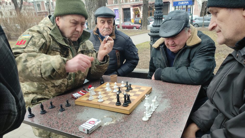 Lvov, Ukrajina – šachisté