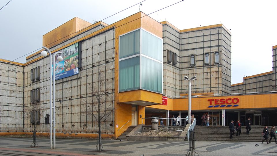 Obchodní dům Ještěd (1968–1975, architekti Karel Hubáček a Miroslav Masák), 2009