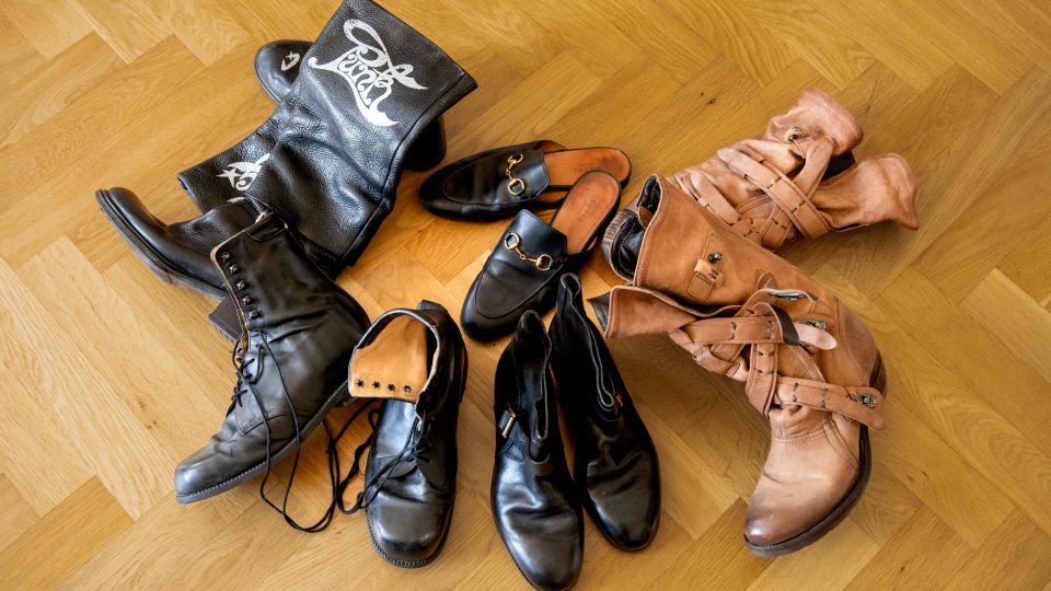 Nejvzácnější a nejoblíbenější jsou pro Lenu černé šněrovací pracovní boty s vyztuženou patou a špičkou