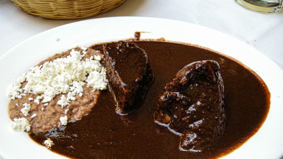 Mole, asi nejtradičnější mexická omáčka a současně jedno z mála jídel, které Evě Kubátové sedí