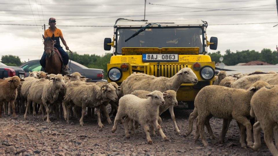 Dan Přibáň dojel s obojživelnými auty do Mongolska