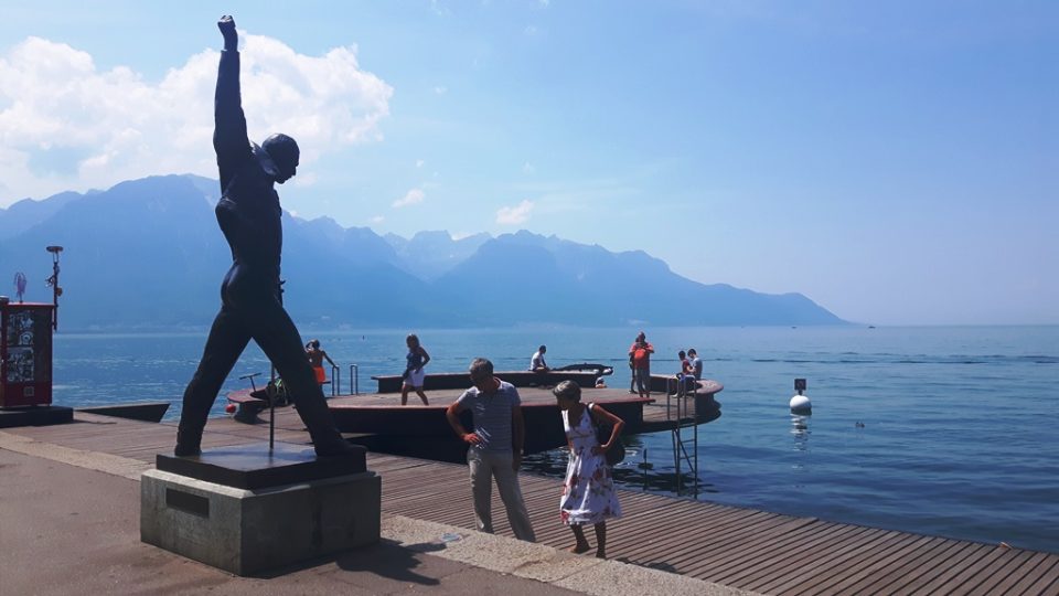 Rhôna 2018 – Socha Freddieho Mercuryho v Motreux na Ženevském jezeře