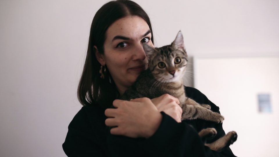 Alina s kočkou