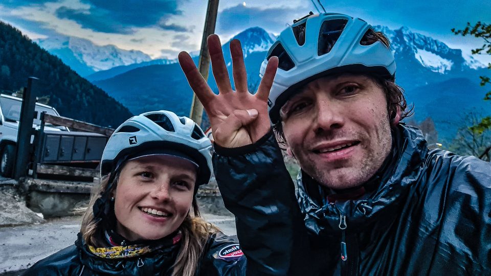 Peggy Marvanová a Pavel Paloncý během everestingové výzvy Korona Himaláje