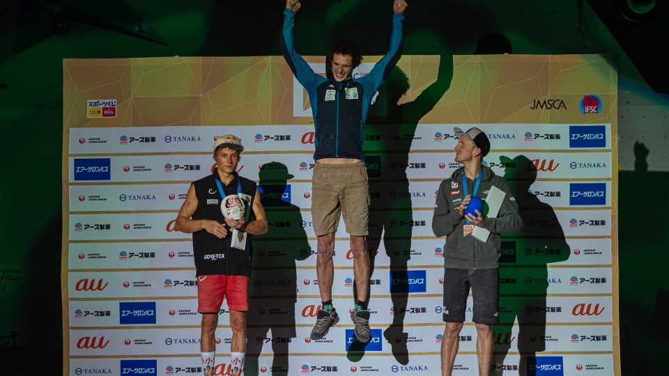 Adam Ondra se stal mistrem světa v japonském Hachioji v lezení na obtížnost