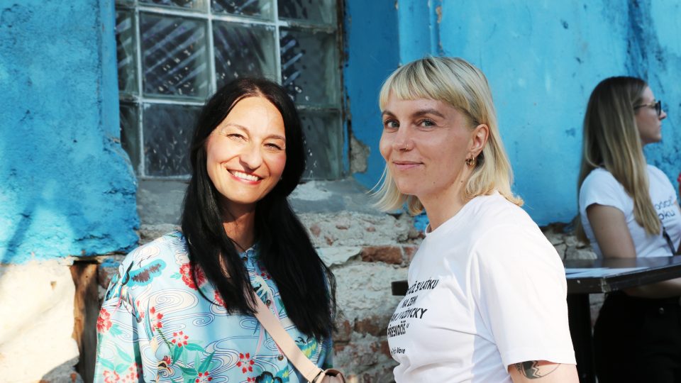 Bývalá šéfredaktorka Radia Wave Iva Jonášová a Ivana Veselková
