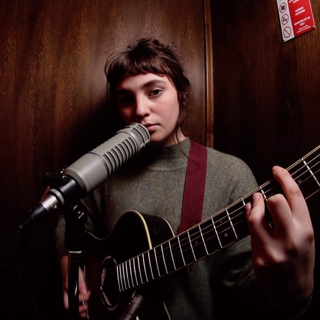 Amelie Siba v paternosteru Českého rozhlasu | foto: Barbora Linková,  Český rozhlas