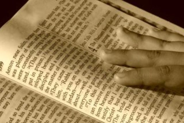 Bible  (ilustr. foto) | foto: Fotobanka stock.xchng