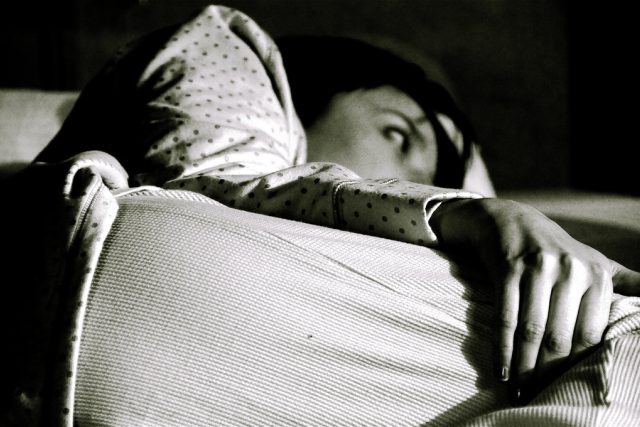 Nespíte? A víte proč? Spánek pravděpodobně ovlivňují i obrazovky,  do kterých každý den koukáte  (foto Alyssa L. Miller) | foto: Attribution 2.0 Generic  (CC BY 2.0)  (CC BY 2.0)