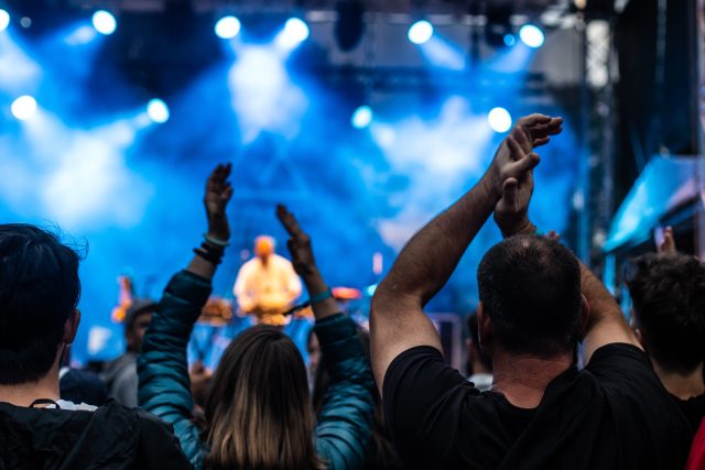 Publikum na sobotní Radio Wave New Stagei na festivalu Metronome v roce 2018 | foto: Jiří Šeda