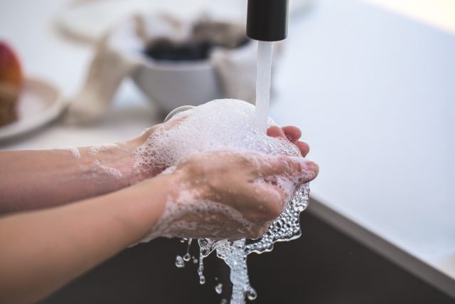 umývání rukou | foto: Pexels,  CC0 1.0