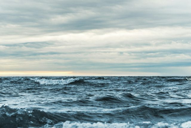 Od března 2023 začala průměrná povrchová teplota moří stále více překračovat dlouhodobý normál | foto: Unsplash,  Licence Unsplash