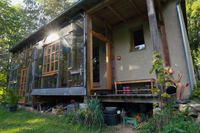 Slaměný domek rodiny Měkotových | foto: Jan Jaskmanický,  Český rozhlas