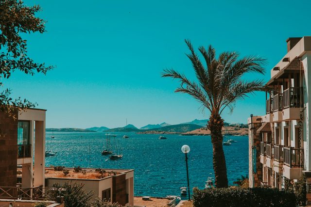 Místo Saint Tropez influenceři doporučují navštívit poloostrov Bodrum,  který je také z finanční stránky přívětivější | foto: Unsplash,  Licence Unsplash