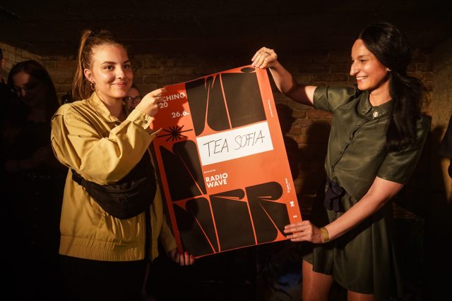 Vítězka Czechingu 2020 Tea Sofia s Ivou Jonášovou | foto: Jiří Šeda