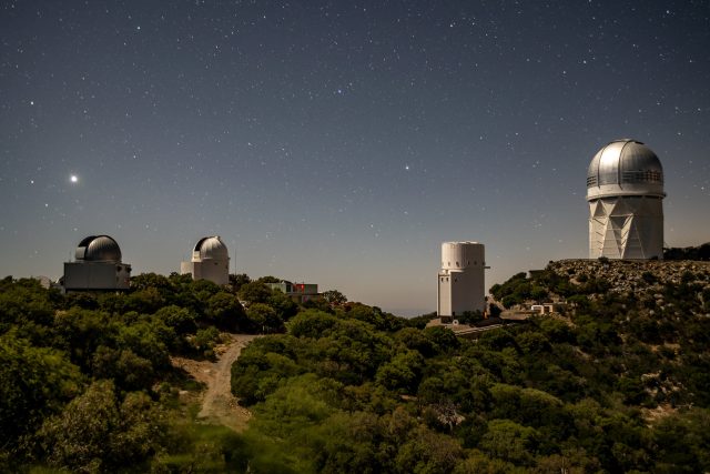 Americká Kitt Peak National Observatory,  ve které se nachází superteleskop DESI | foto: Profimedia