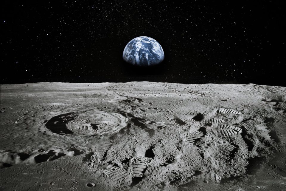 Pohled na Zemi z Měsíce | foto: Shutterstock